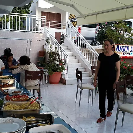 Ozgun Lägenhetshotell Kusadası